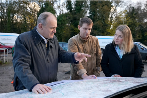 Ed Davey MP discussing local pollution